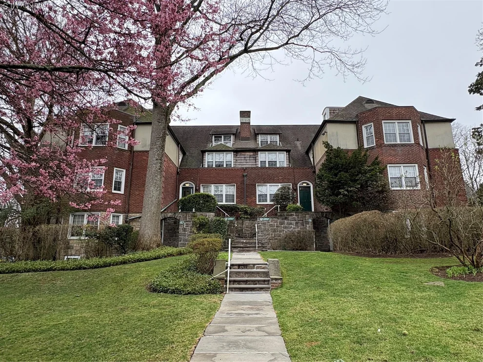 Unit for sale at 11 Campus Place, Greenburgh, NY 10583