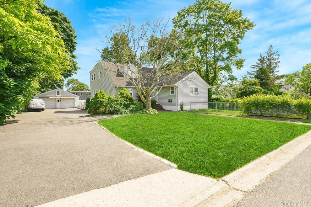 Unit for sale at 733 14th Street, West Babylon, NY 11704