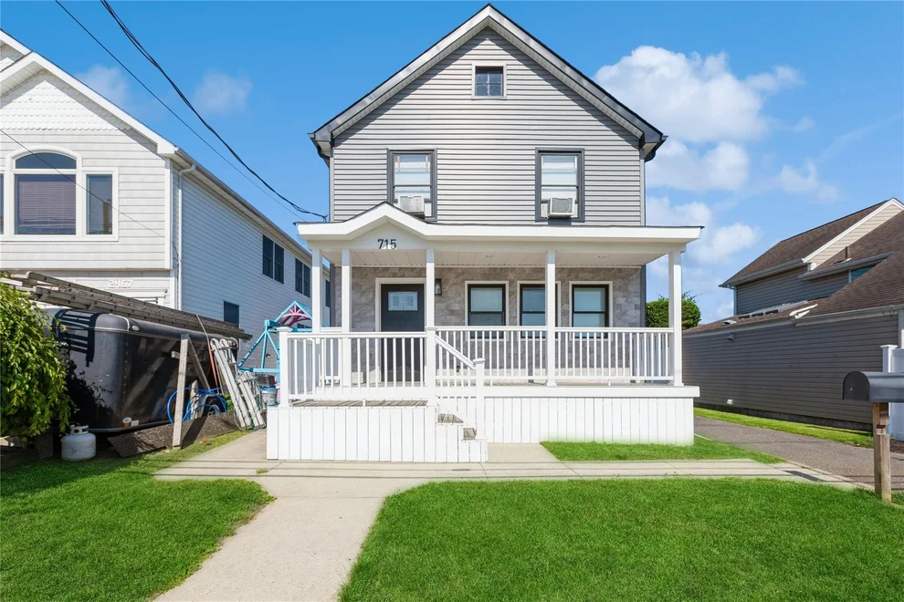 Unit for sale at 715 Farmers Avenue, Hempstead, NY 11710