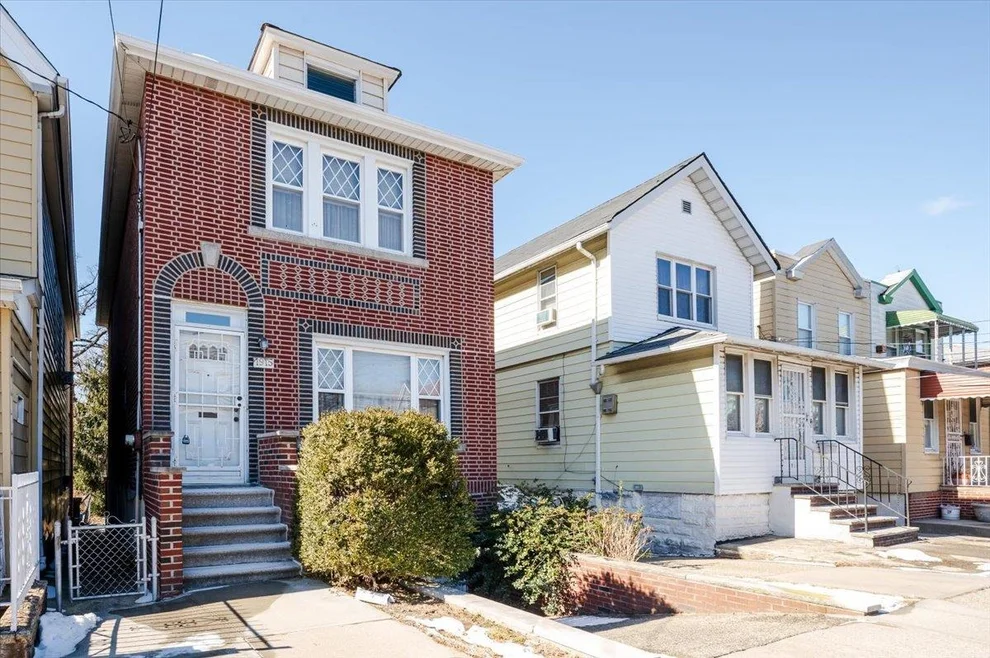 Unit for sale at 1915 Bogart Avenue, New York, NY 10462