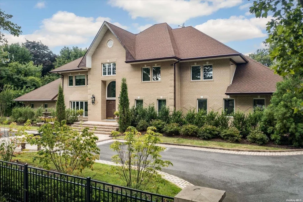 Unit for sale at 13 Tiana Place, Huntington, NY 11746