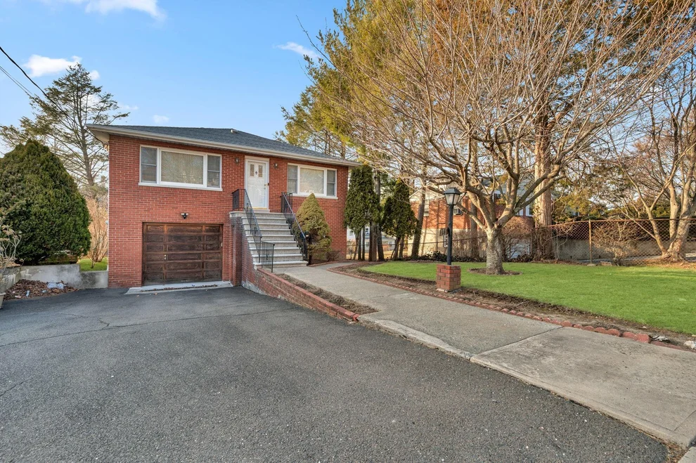 Unit for sale at 187 Minerva Drive, Yonkers, NY 10710