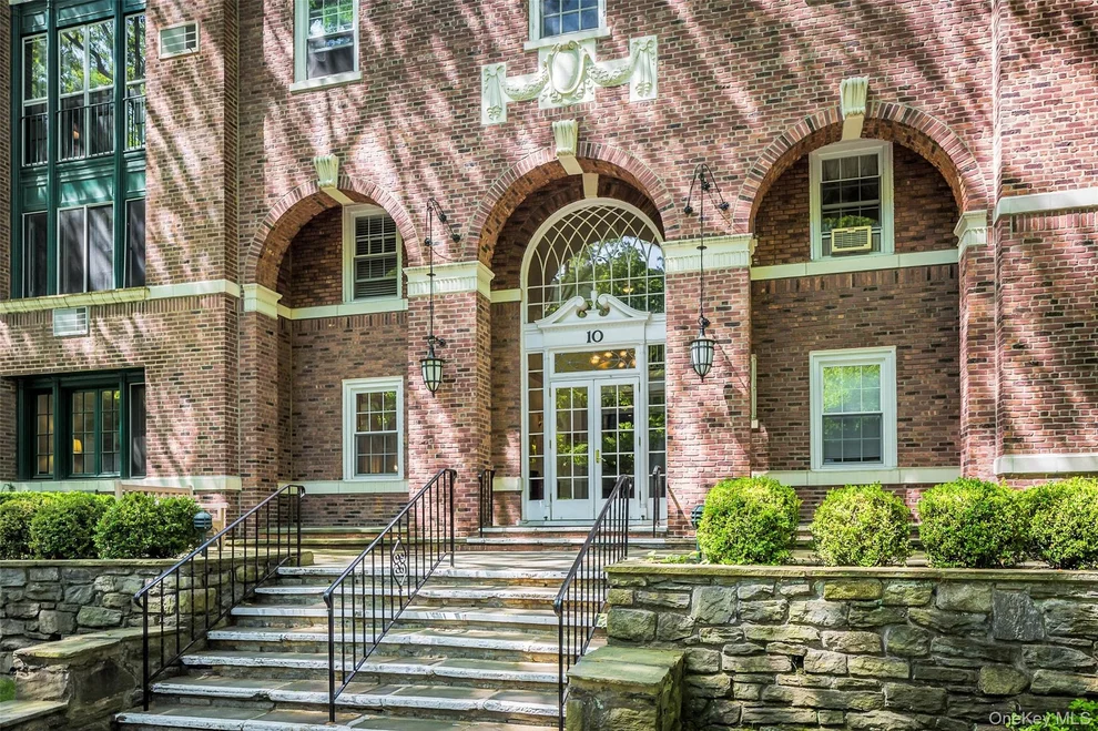 Unit for sale at 10 Brooklands, Yonkers, NY 10708