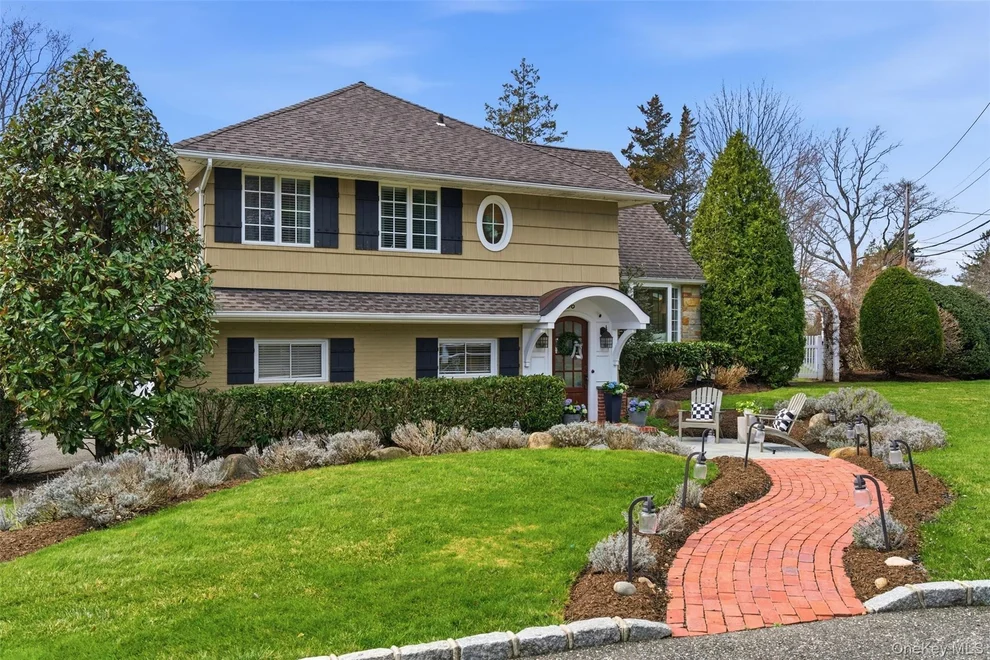 Unit for sale at 36 Bay Drive E, Huntington, NY 11743