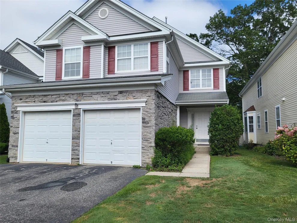 Photo of 48 Kate Circle, Middle Island, NY 11953