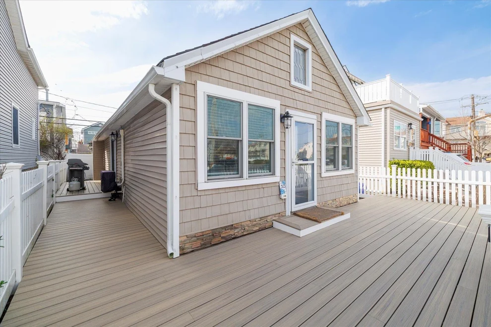 Unit for sale at 323 New York Avenue, Long Beach, NY 11561