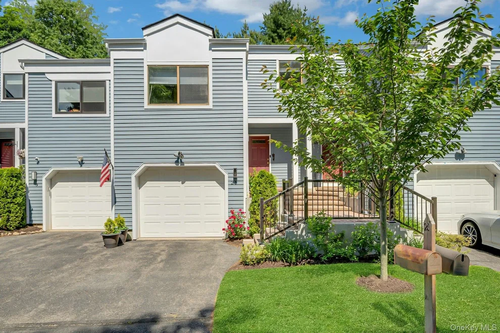 Unit for sale at 21 Top Of The Ridge, Rye Town, NY 10543