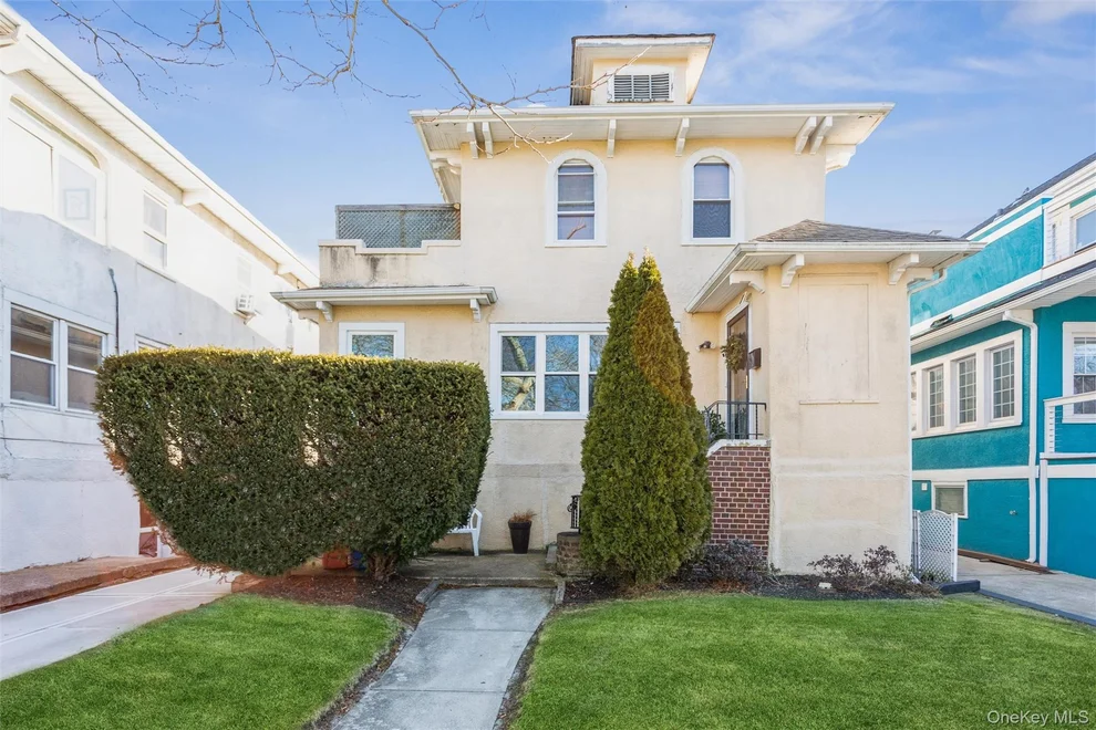 Unit for sale at 470 Lafayette Boulevard, Long Beach, NY 11561
