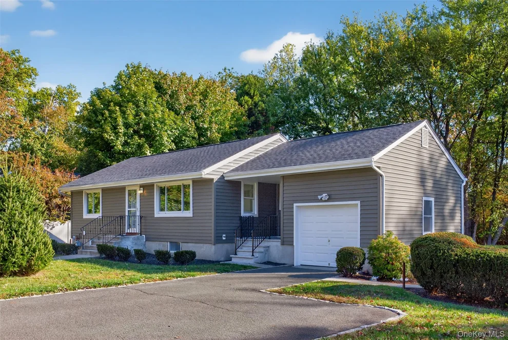 Unit for sale at 20 Jerrys Avenue, Clarkstown, NY 10954