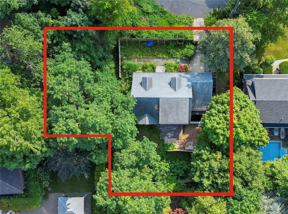 Unit for sale at 71 Wadsworth Road, New York, NY 10305