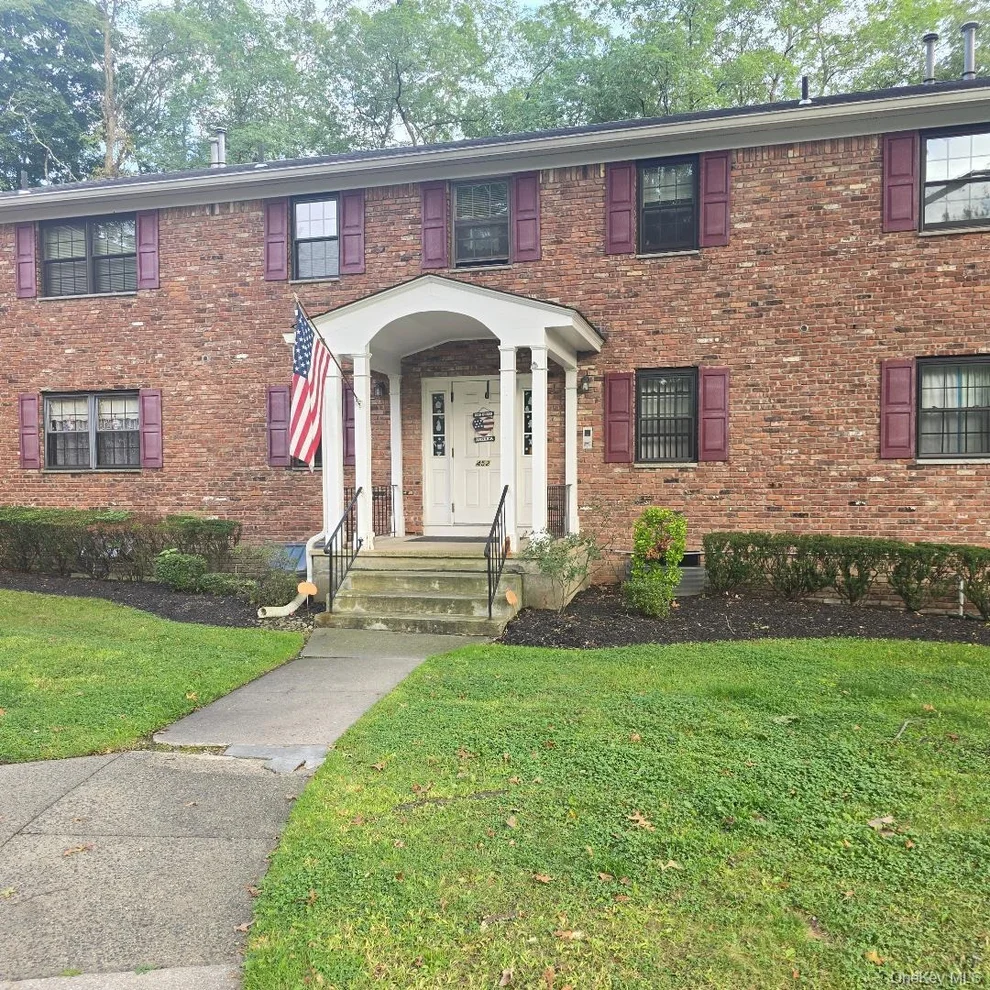 Unit for sale at 452 Somerset Drive, Orangetown, NY 10965
