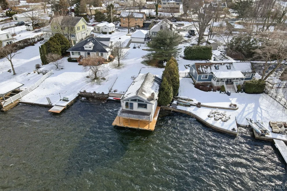 Unit for sale at 8 Wendy Way, Warwick (Town), NY 10925