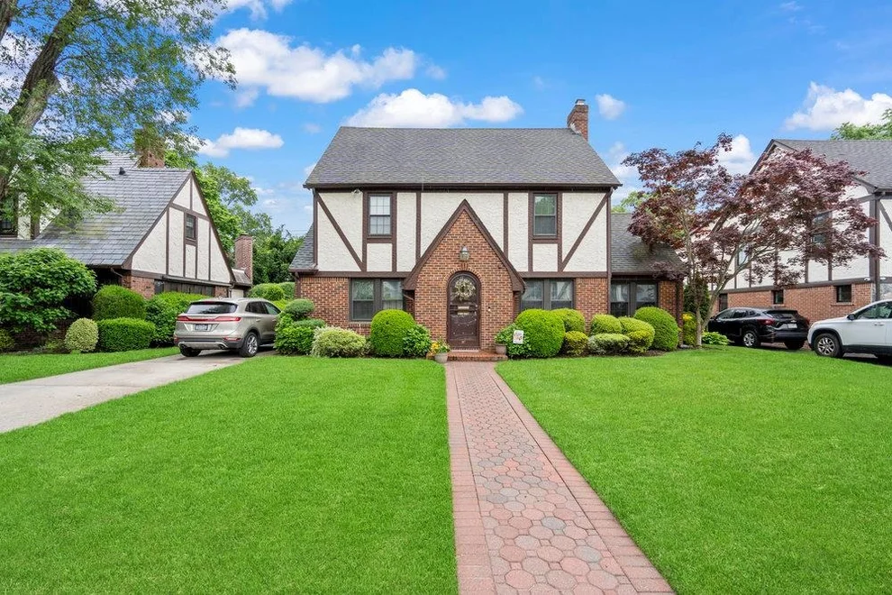 Unit for sale at 107 Wickham Road, Hempstead, NY 11530