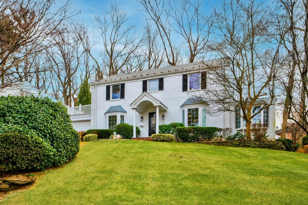 Unit for sale at 54 Castle Ridge Road, North Hempstead, NY 11030