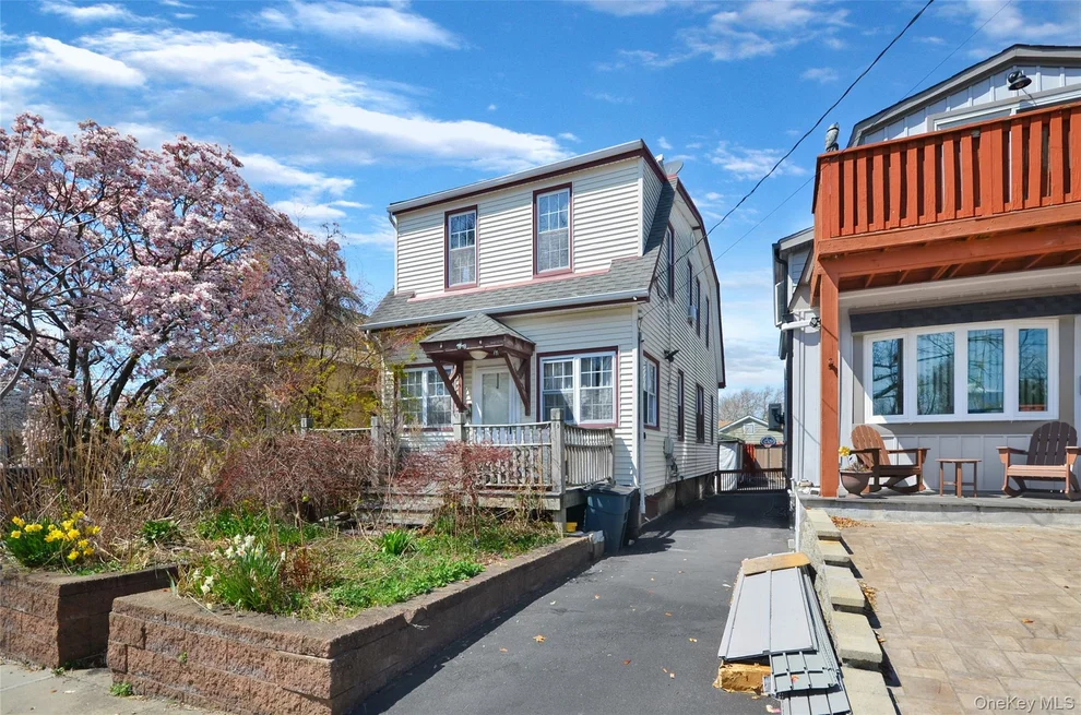 Unit for sale at 103 Rochelle Street, New York, NY 10464