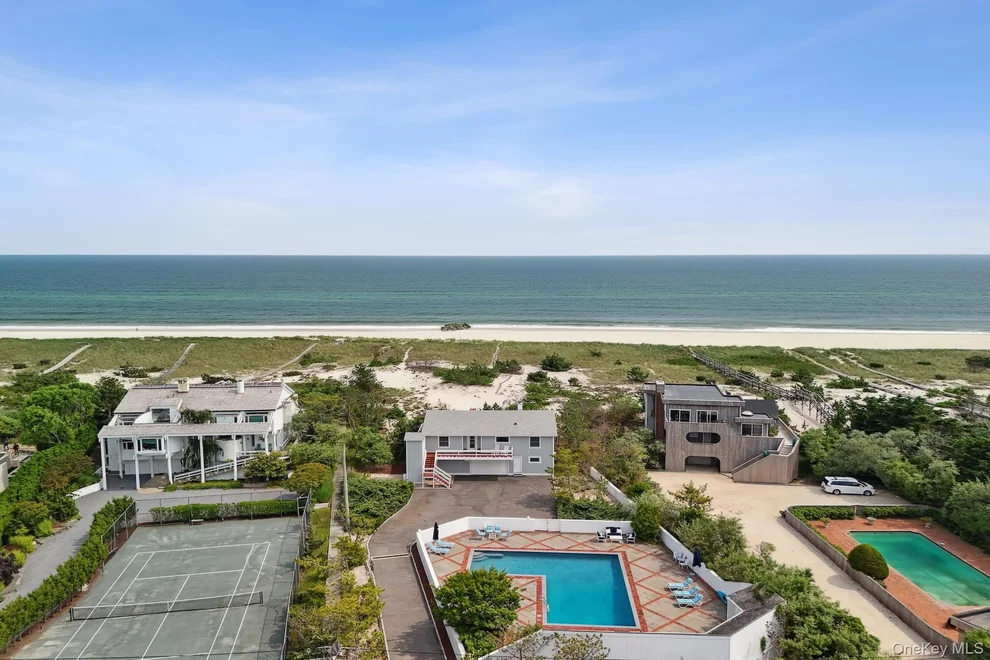 Unit for sale at 355 Dune Rd, Southampton, NY 11978