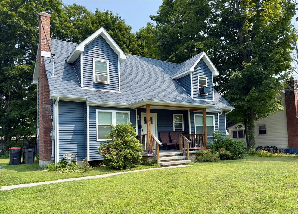 Unit for sale at 21 Caywood Place, Hyde Park, NY 12538