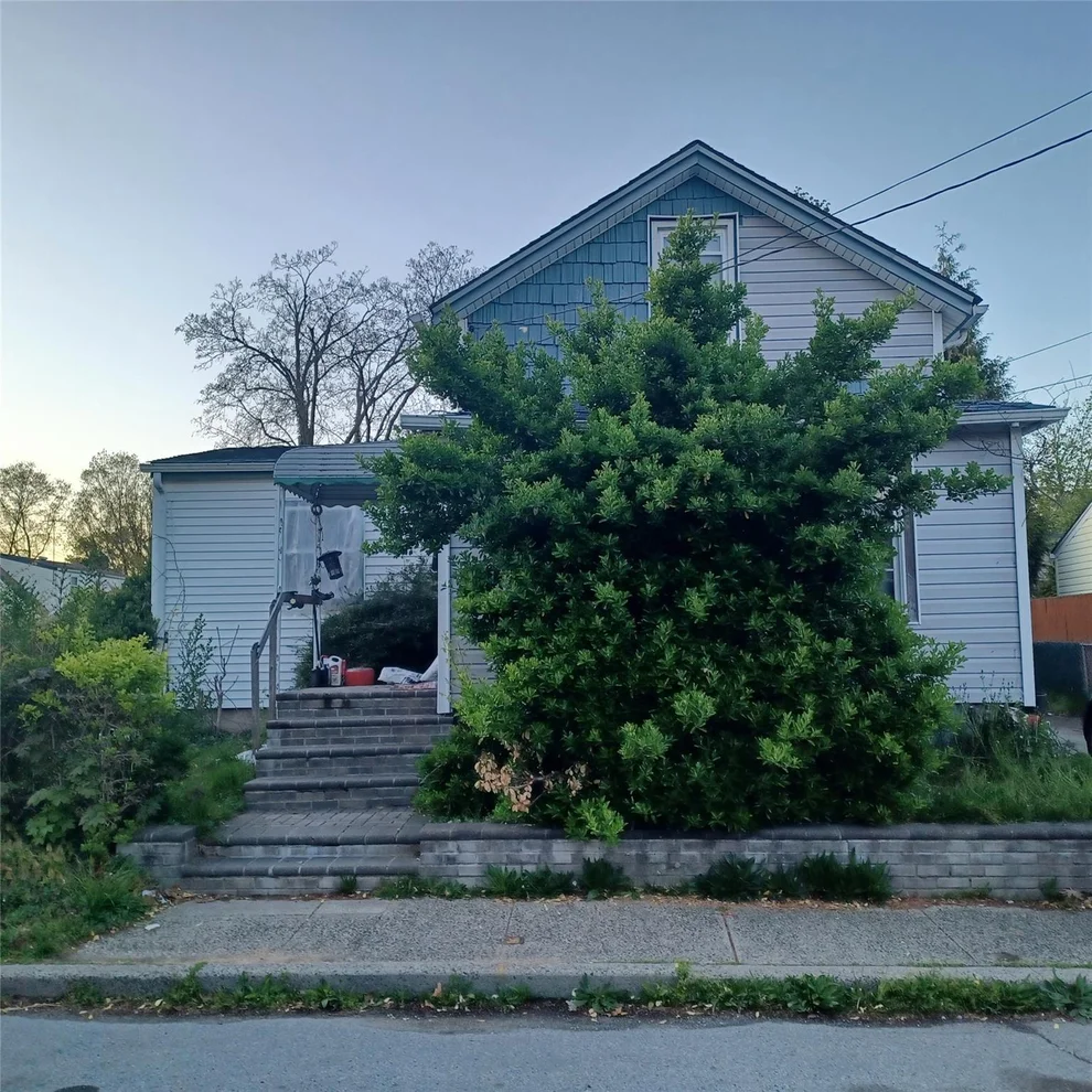 Unit for sale at 17 Hopatcong Avenue, Hempstead, NY 11552