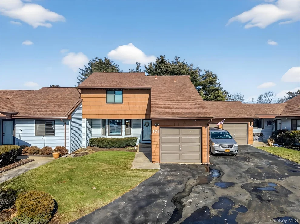 Unit for sale at 171 Melanie Way, Smithtown, NY 11725