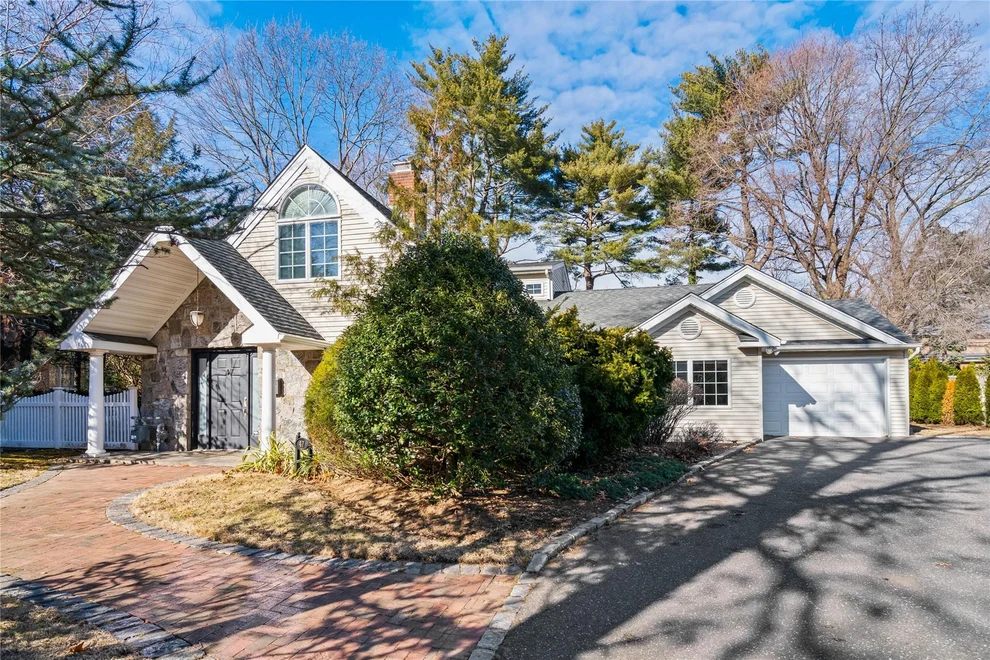 Unit for sale at 47 Hayloft Lane, North Hempstead, NY 11577