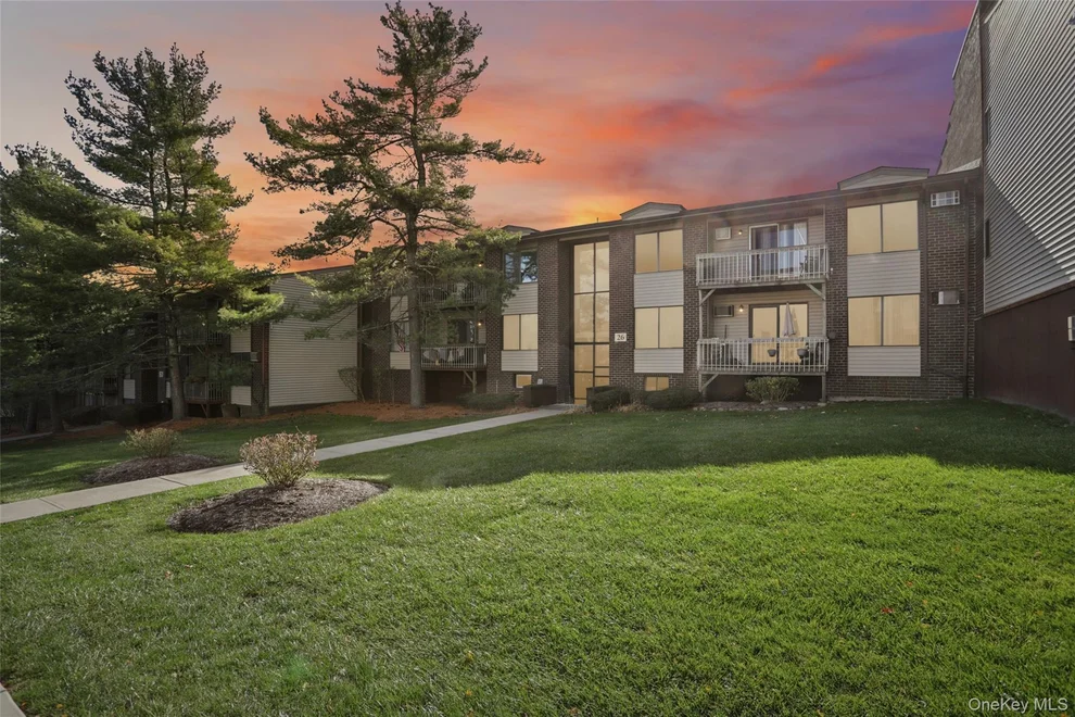 Unit for sale at 262 Country Club Lane, Haverstraw, NY 10970