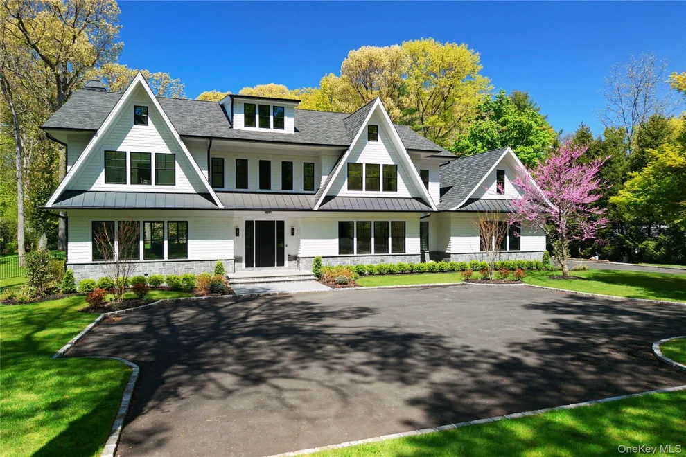 Unit for sale at 63 Fruitledge Road, Oyster Bay, NY 11545