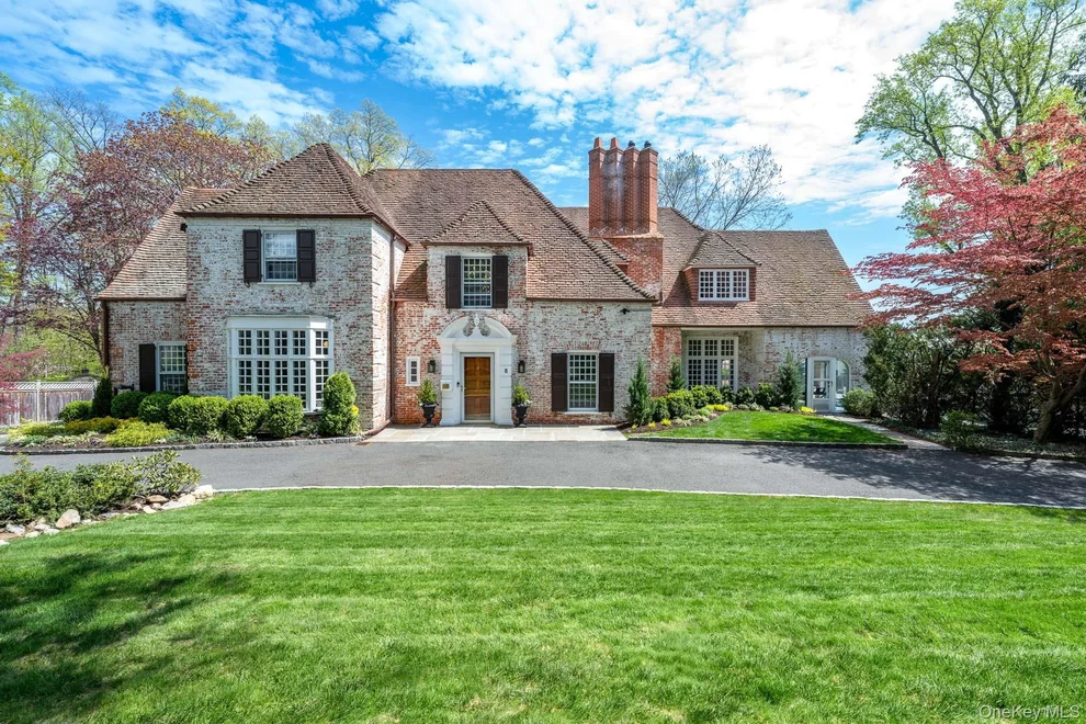 Unit for sale at 8 Rittenhouse Road, Eastchester, NY 10708