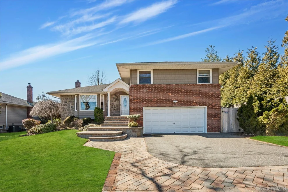 Unit for sale at 37 Winthrop Road, Oyster Bay, NY 11803