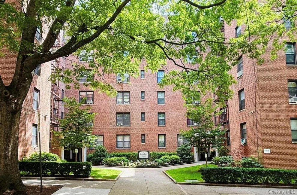 Unit for sale at 2 Windsor Terrace, White Plains, NY 10601