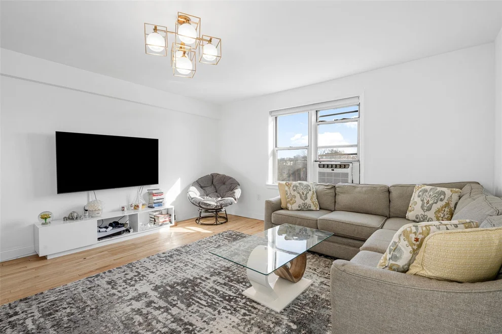 Unit for sale at 245 Bronx River Road, Yonkers, NY 10704