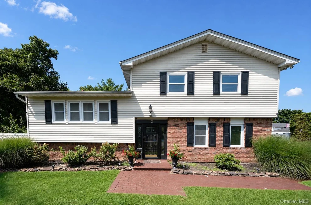 Unit for sale at 3 Humming Lane, Brookhaven, NY 11727