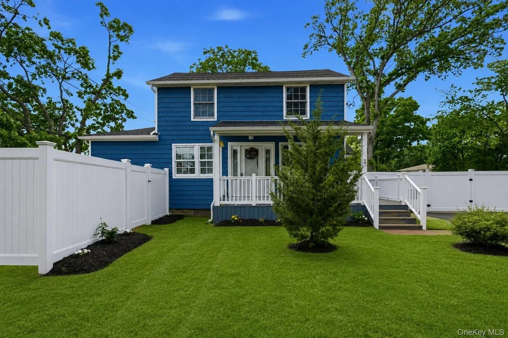 Unit for sale at 2 Taft Avenue, Islip, NY 11751