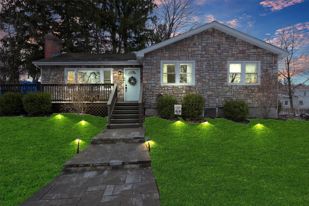 Unit for sale at 8 Jay Street, New Windsor, NY 12553