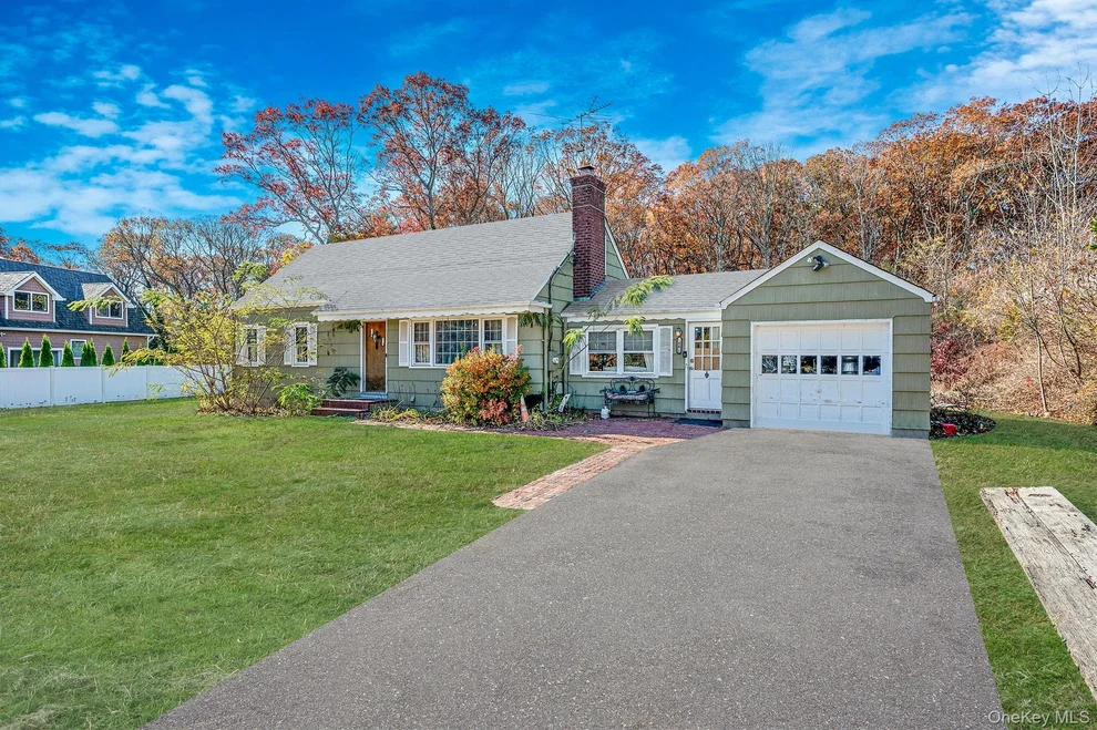 Unit for sale at 54 Landview Drive, Huntington, NY 11746