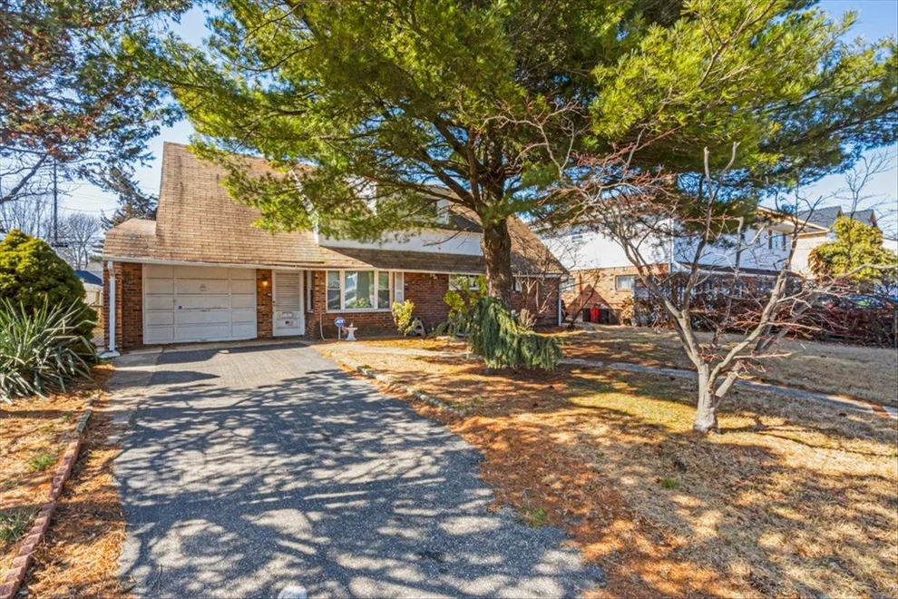 Unit for sale at 27 Prentice Road, Hempstead, NY 11756