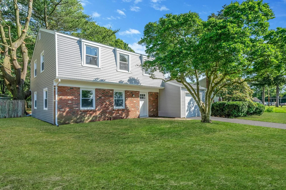 Unit for sale at 27 Wilmont Turn, Brookhaven, NY 11727