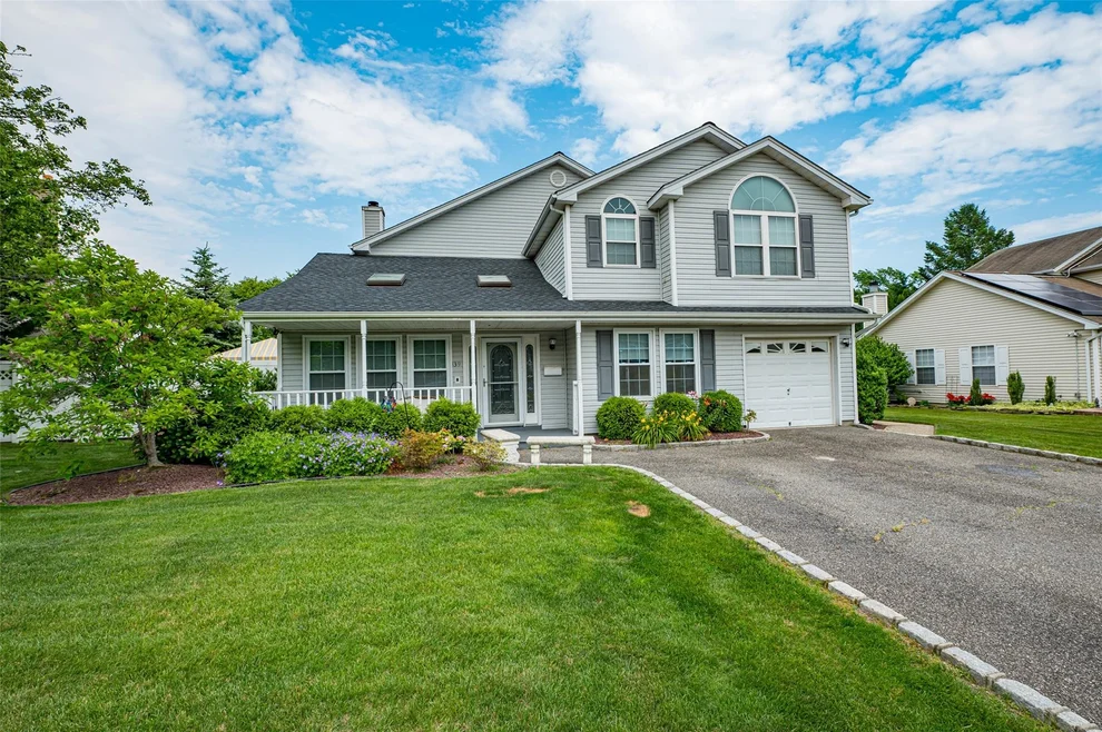 Unit for sale at 139 Paris Court, Islip, NY 11795
