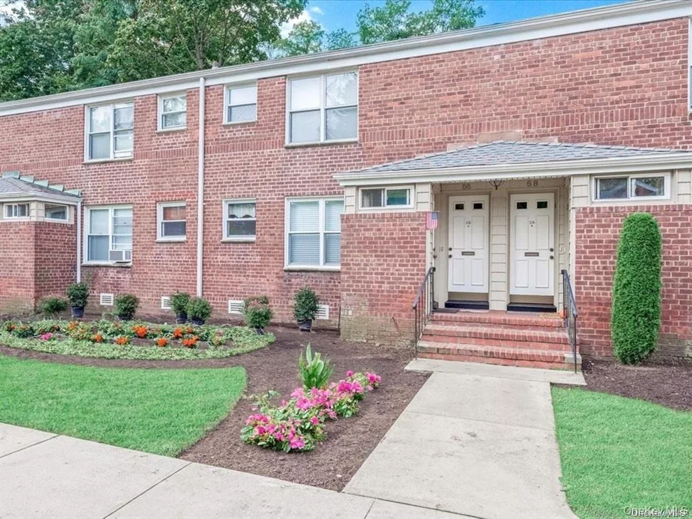 Unit for sale at 56 Edwards Street, North Hempstead, NY 11577