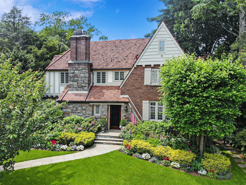 Unit for sale at 18 Glen Eagles Drive, Mamaroneck, NY 10538