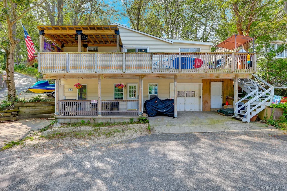 Unit for sale at 5 Woodcliff Trail, Riverhead, NY 11933