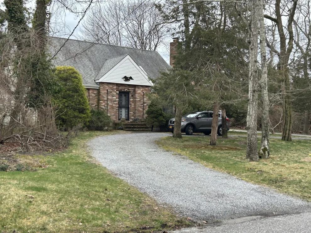 Unit for sale at 37 School Street, Southampton, NY 11978