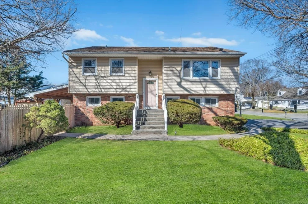 Unit for sale at 91 Maplewood Road, Huntington, NY 11746