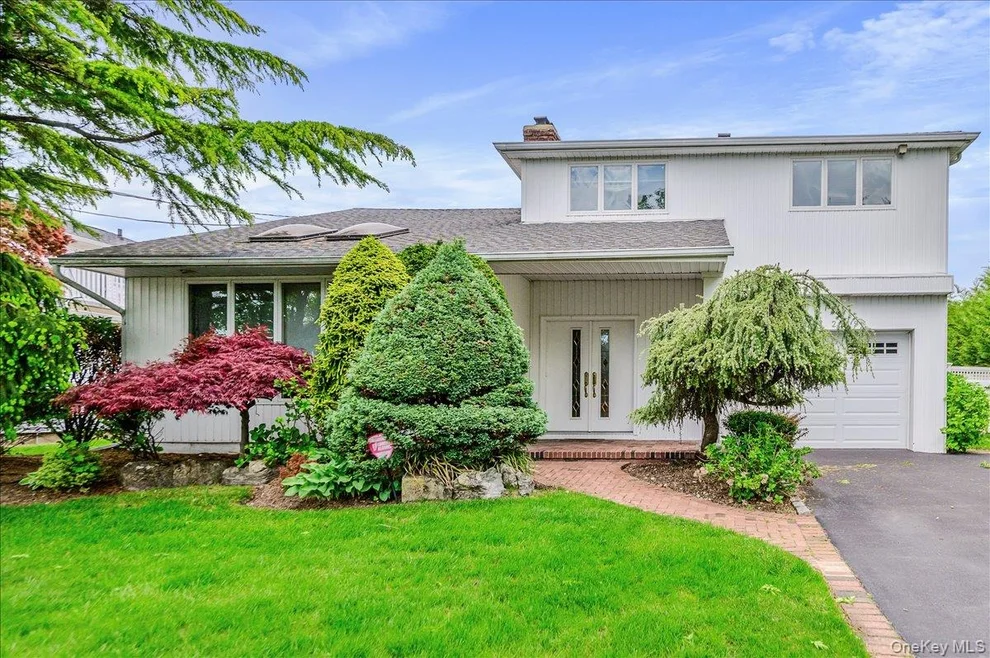 Unit for sale at 2119 Oliver Way, Hempstead, NY 11566