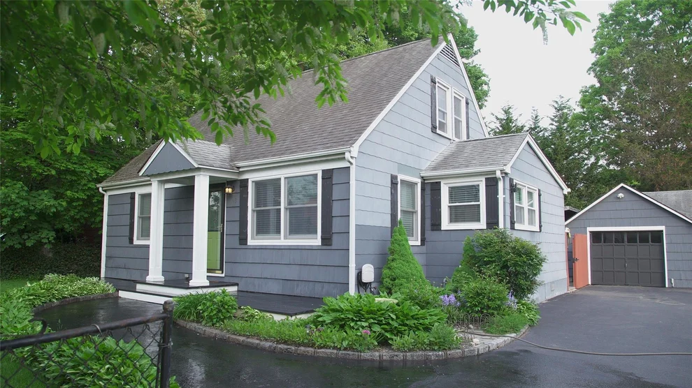 Unit for sale at 113 east 12th Street, Huntington, NY 11746