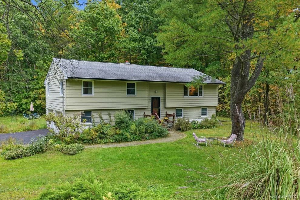 Unit for sale at 5 Stonehedge Avenue, New Paltz, NY 12561