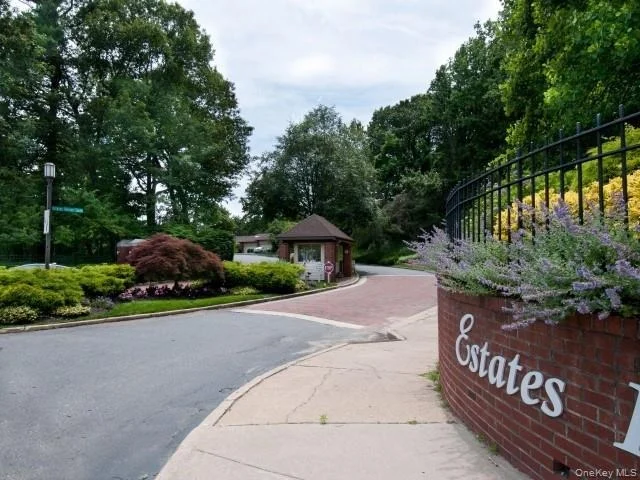 Unit for sale at 254 Estates Terrace, North Hempstead, NY 11030