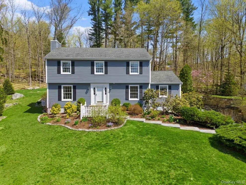 Unit for sale at 5 Indian Hill Road, Patterson, NY 10509