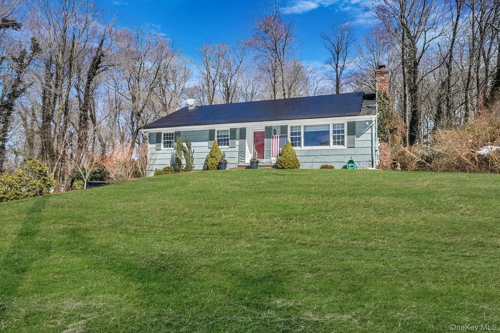 Unit for sale at 109 Quaker Path, Brookhaven, NY 11790