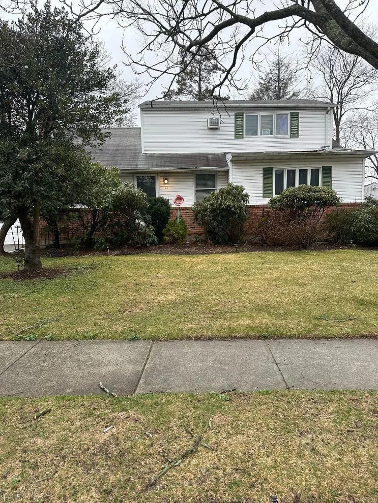 Unit for sale at 22 Cheshire Avenue, Oyster Bay, NY 11791