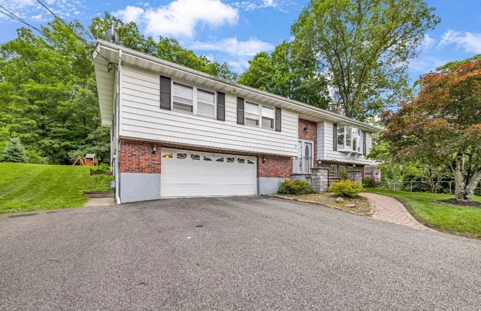 Unit for sale at 7 Gregory Drive, Goshen, NY 10924